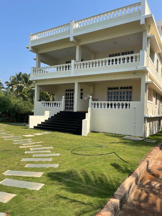 Kay'S By The Sea Hotel Ajgaon Екстериор снимка