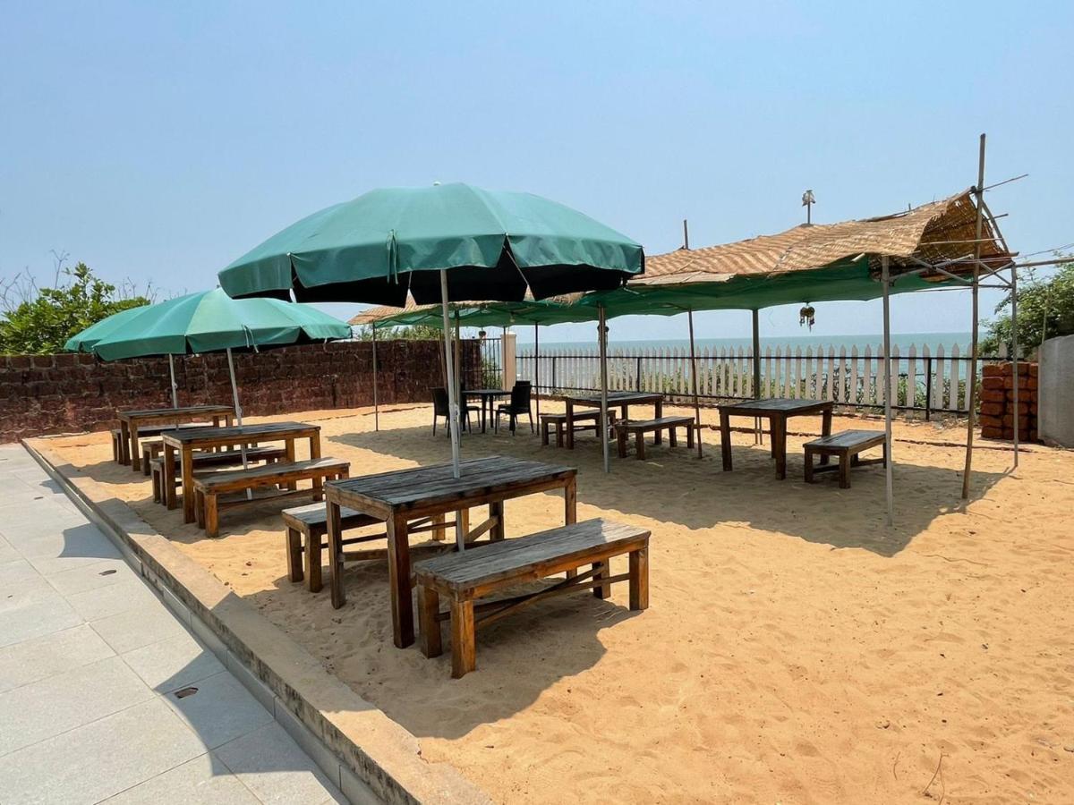 Kay'S By The Sea Hotel Ajgaon Екстериор снимка
