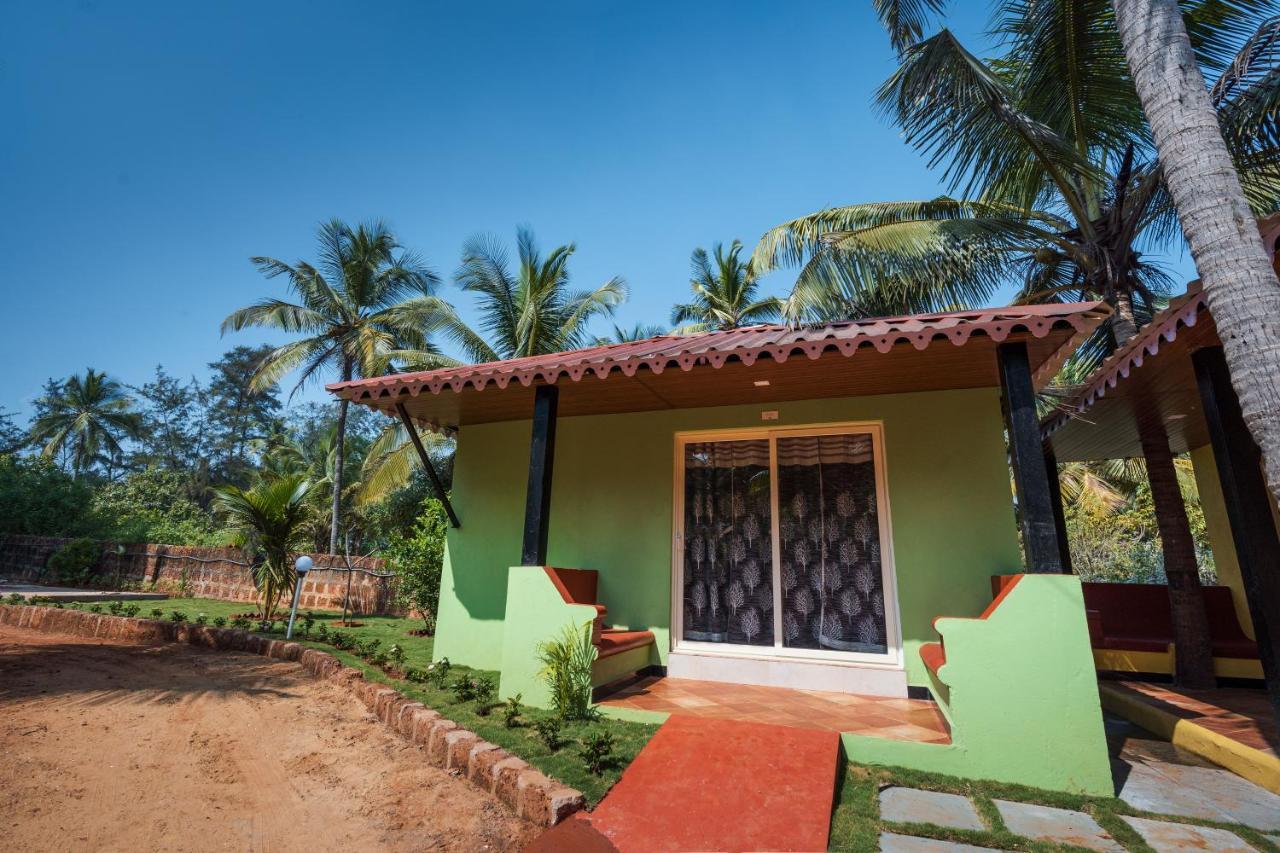 Kay'S By The Sea Hotel Ajgaon Екстериор снимка